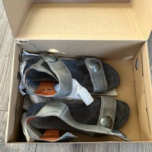 Taos gray sandals